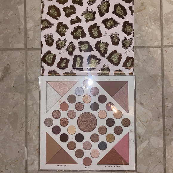 Brand New Ellen Tracy Complete Face Palette - Picture 3 of 6